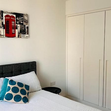 Lush Living - Double Room With Private Bathroom London Eksteriør billede