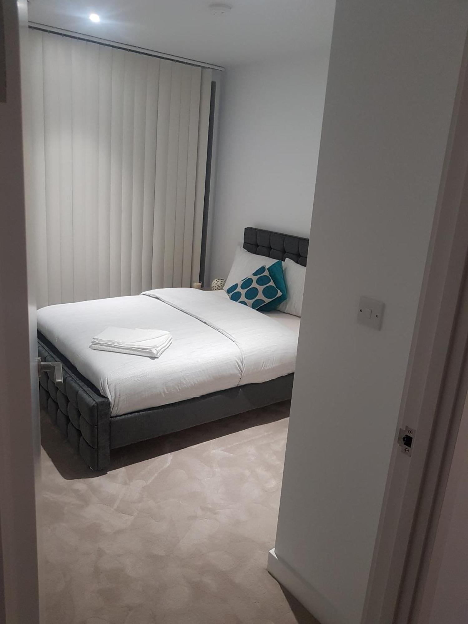 Lush Living - Double Room With Private Bathroom London Eksteriør billede
