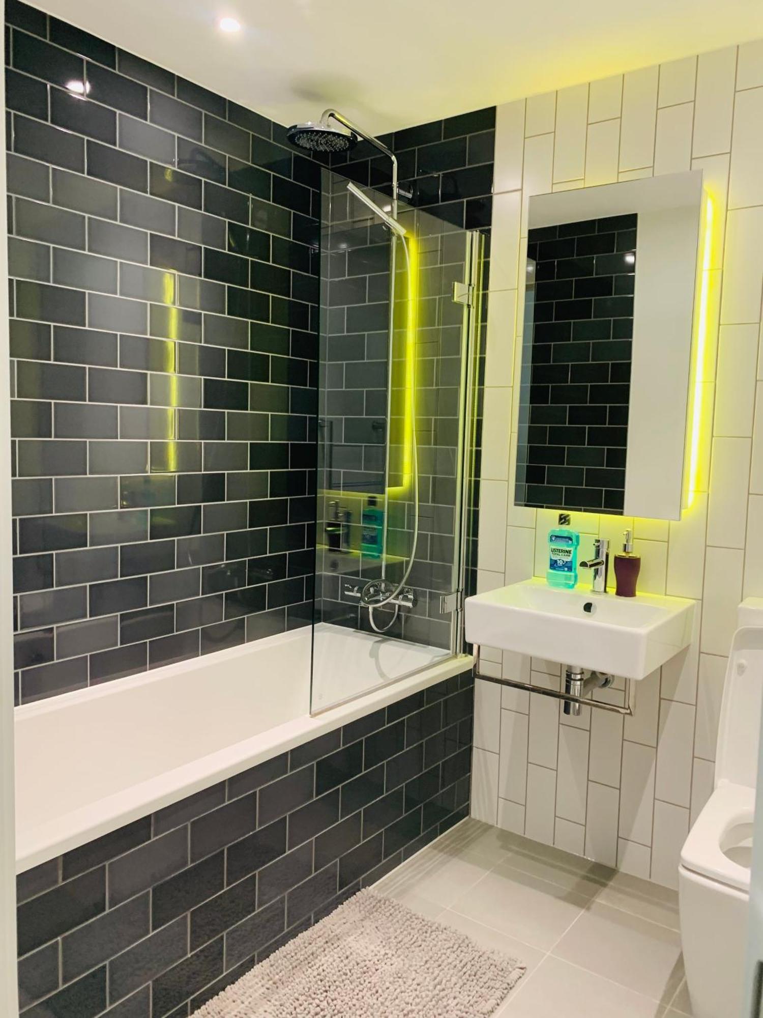 Lush Living - Double Room With Private Bathroom London Eksteriør billede